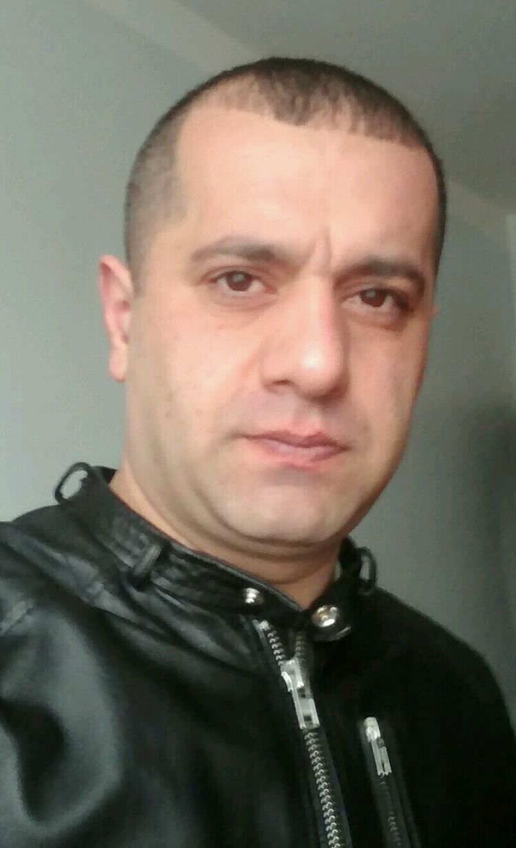  46809255  Arman, 44 ,    