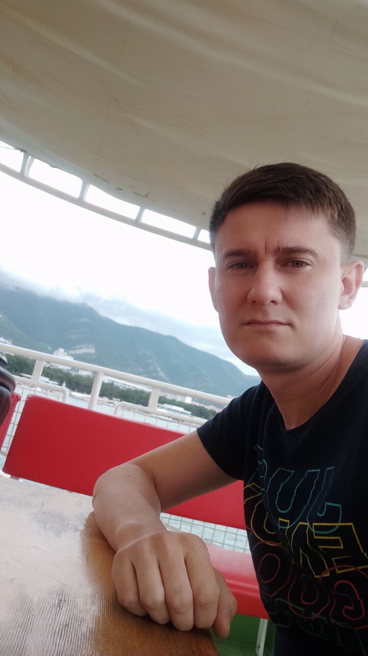  ,   Ruslan, 38 ,   ,   , c , 