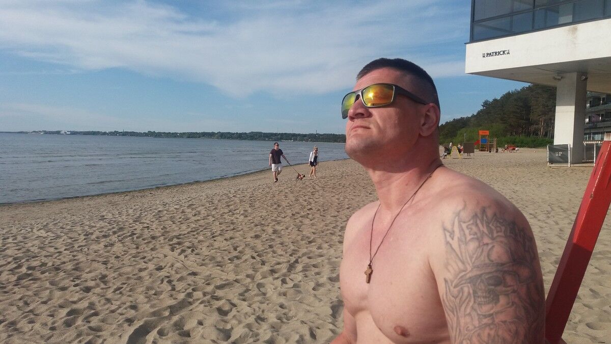  ,   Bulldoozer38, 47 ,   