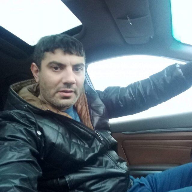  43256455  Ara, 42 ,    