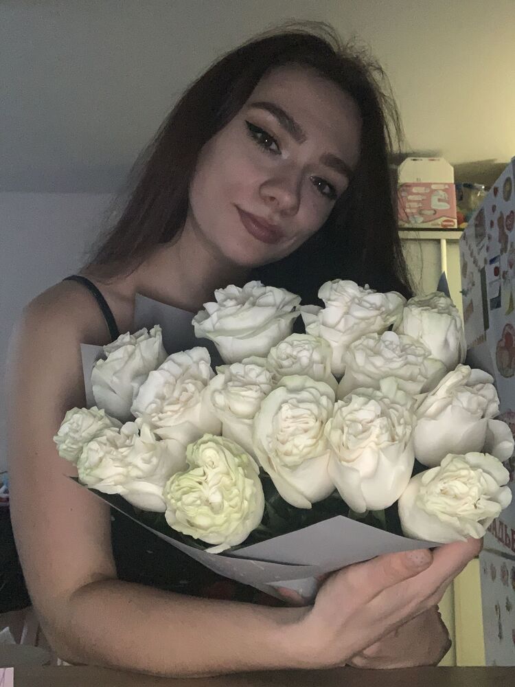  ,   Kate Rina, 27 ,  