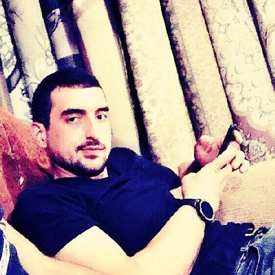  22208975  Dav, 32 ,    