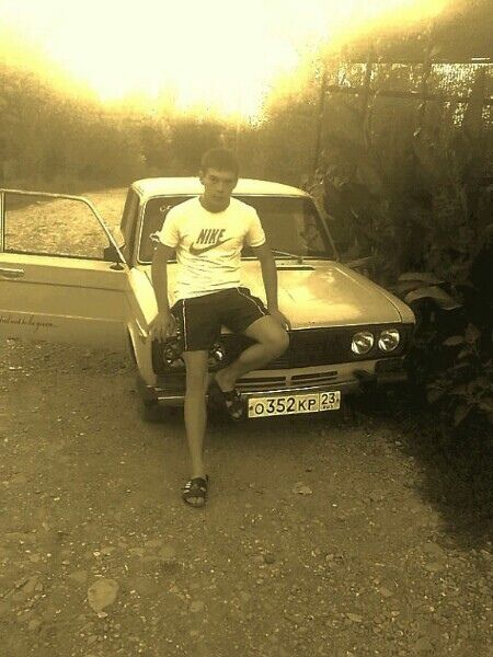  50211935  Viktor, 30 ,    
