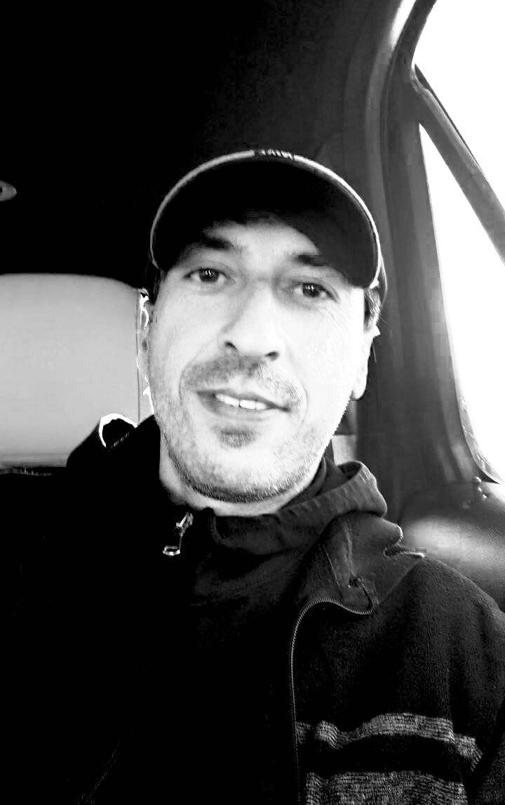  47120575  Emil, 37 ,    