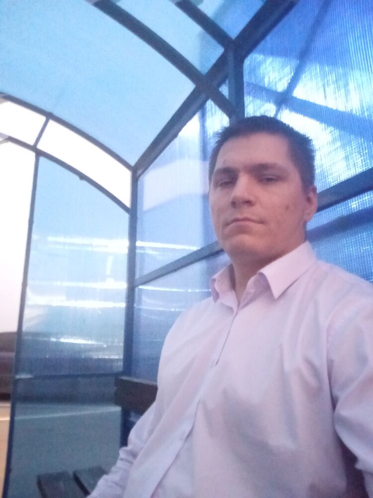  28306035  Pavel, 34 ,    