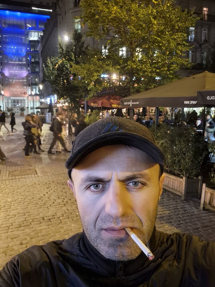  47437135  Nikoloz, 39 ,    