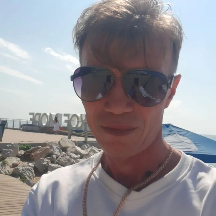  48895805  , 51 ,    