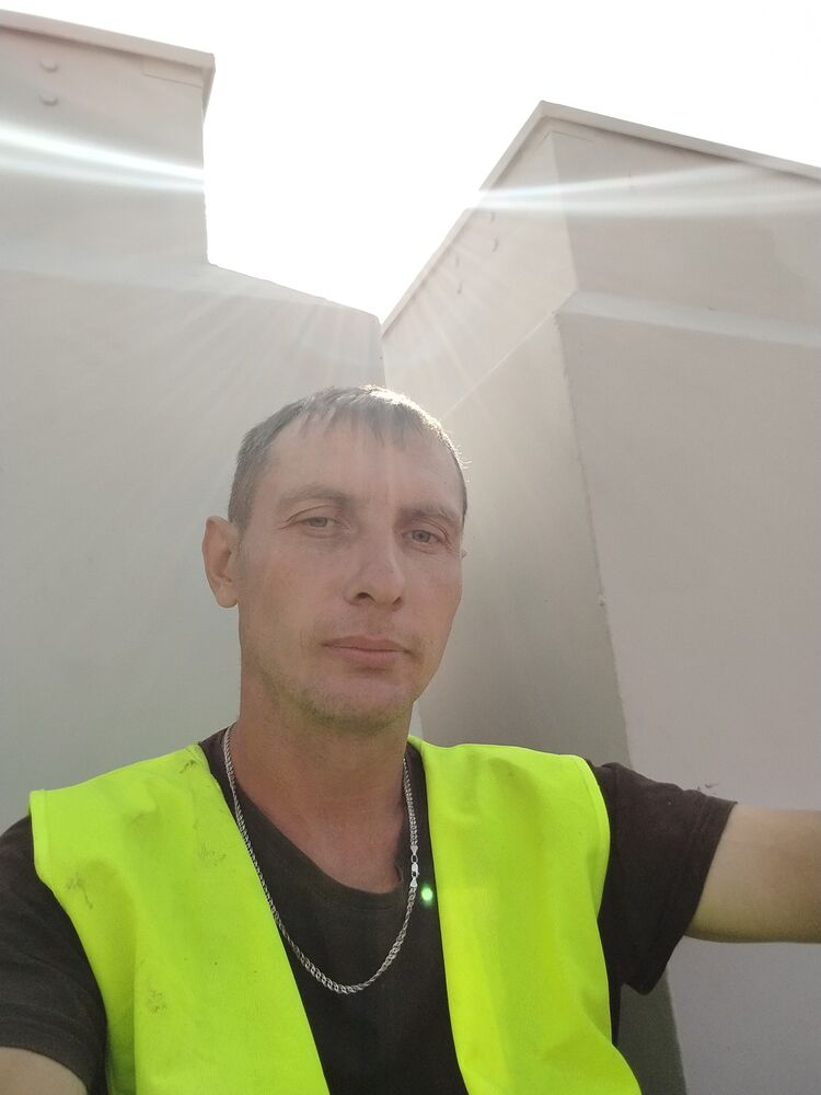  ,   Yury, 37 ,     , c 