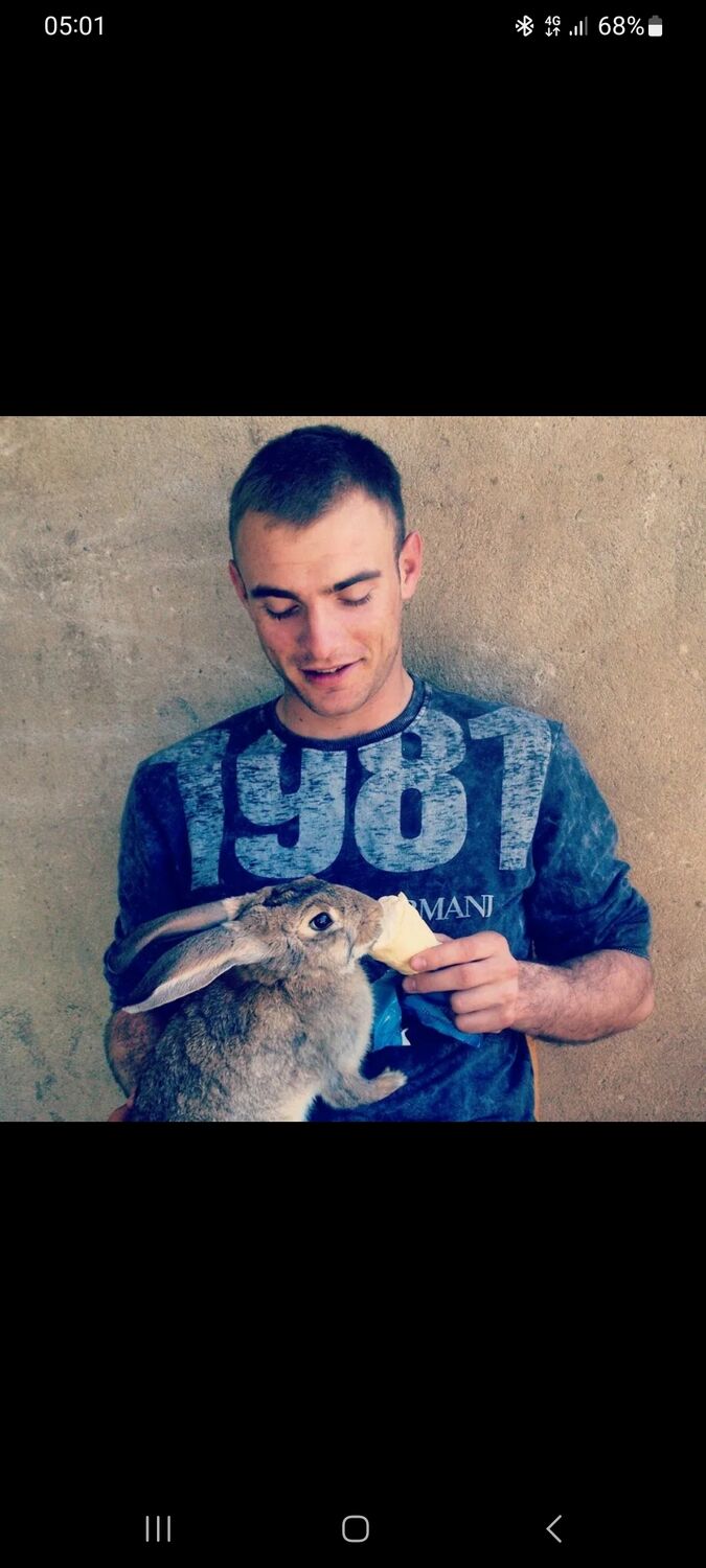  49683615  Iura, 32 ,    