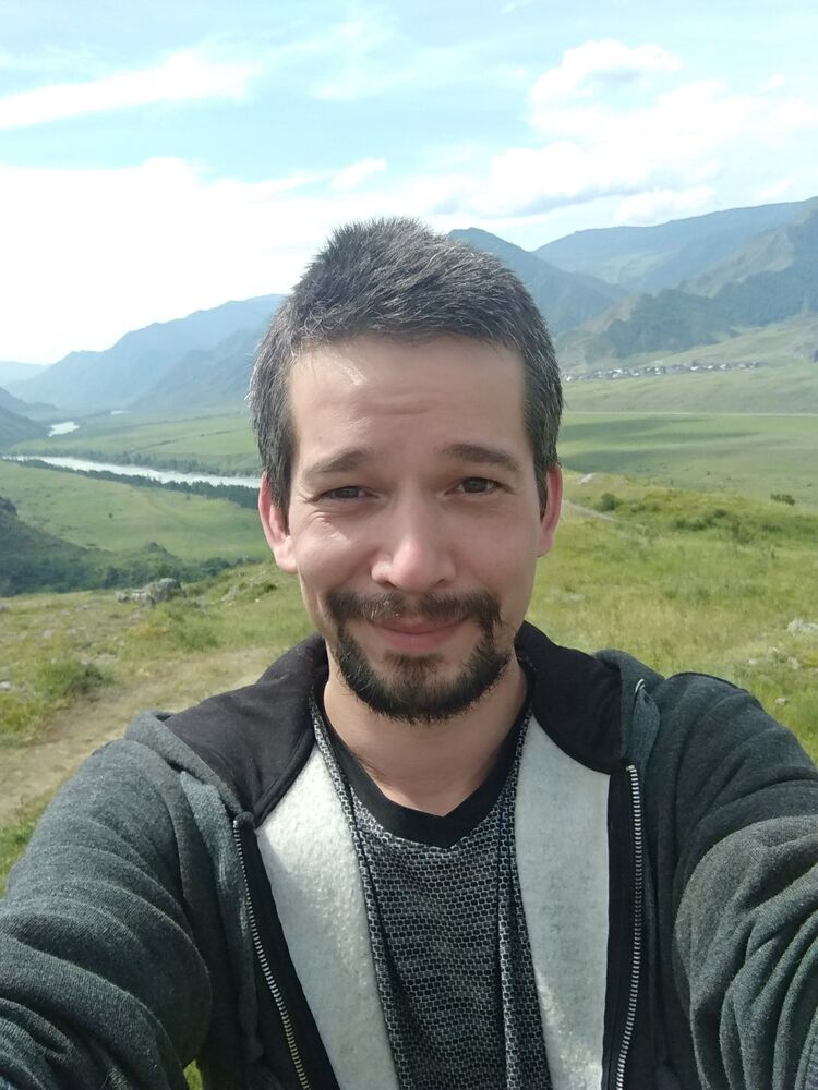  ,   Artur, 36 ,   ,   