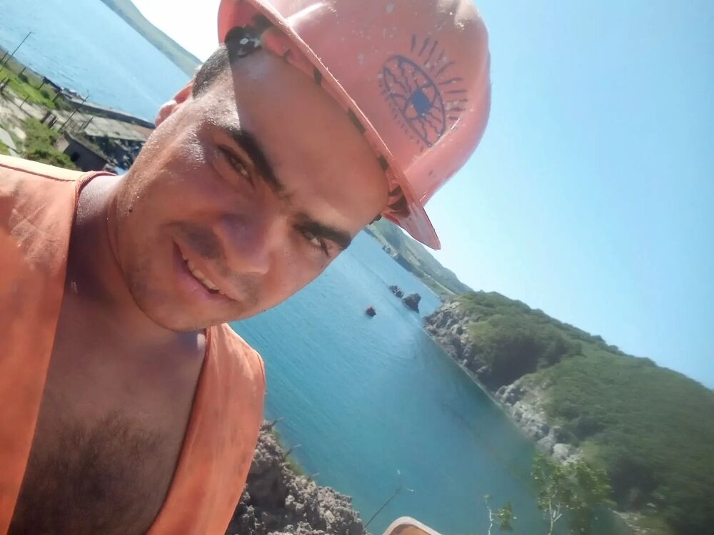  48128415  , 31 ,    