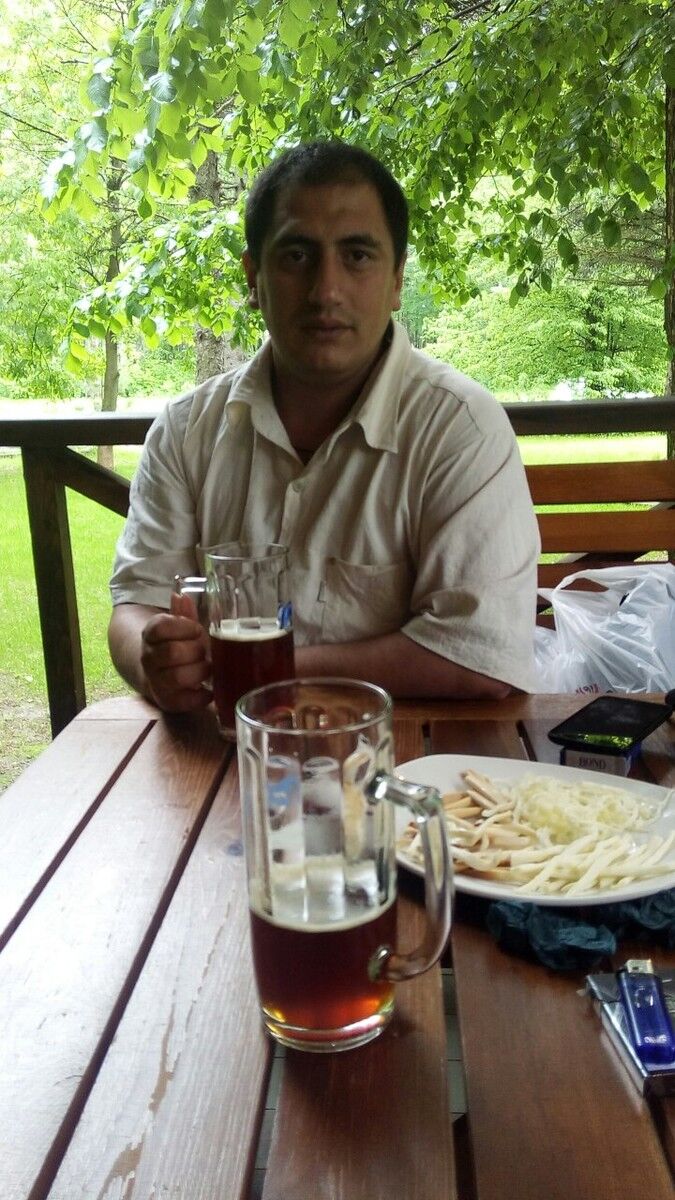  6116165  Artur, 39 ,    