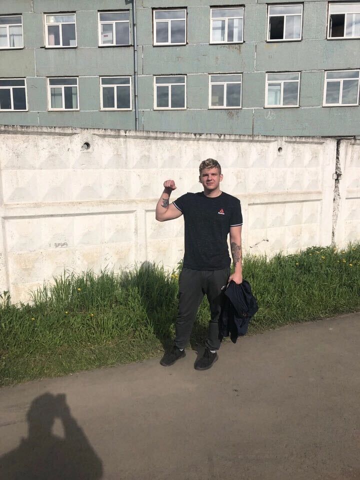  46788065  , 27 ,    