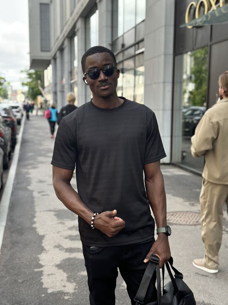  53476945  , 31 ,    -