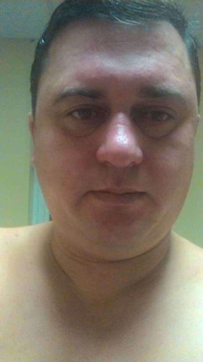  8377525  Viktor, 45 ,    