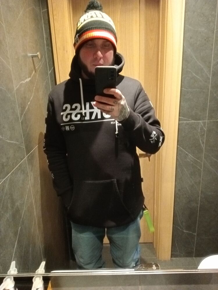  31043575  , 35 ,    
