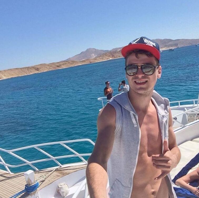  8257585  Andre, 33 ,    