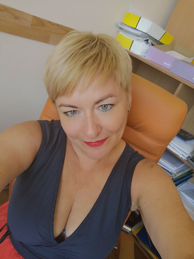  16628475  Radmila, 49 ,    