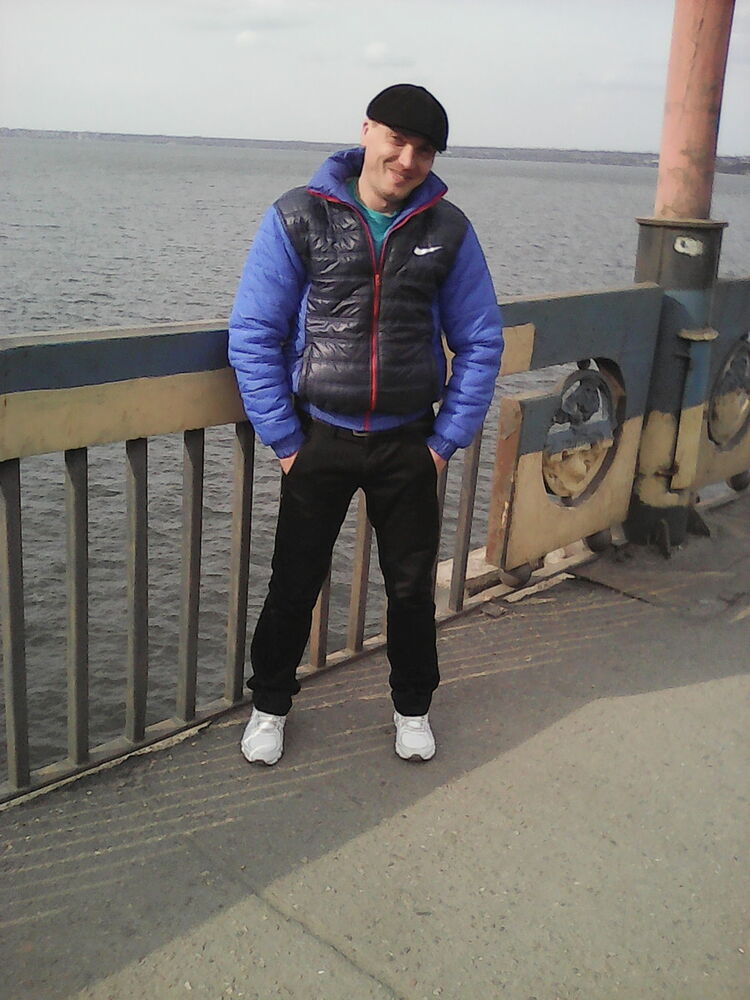  10299195  Slava, 39 ,    