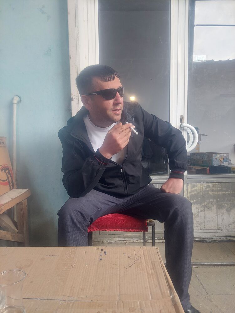  48690885  Hamid, 39 ,    