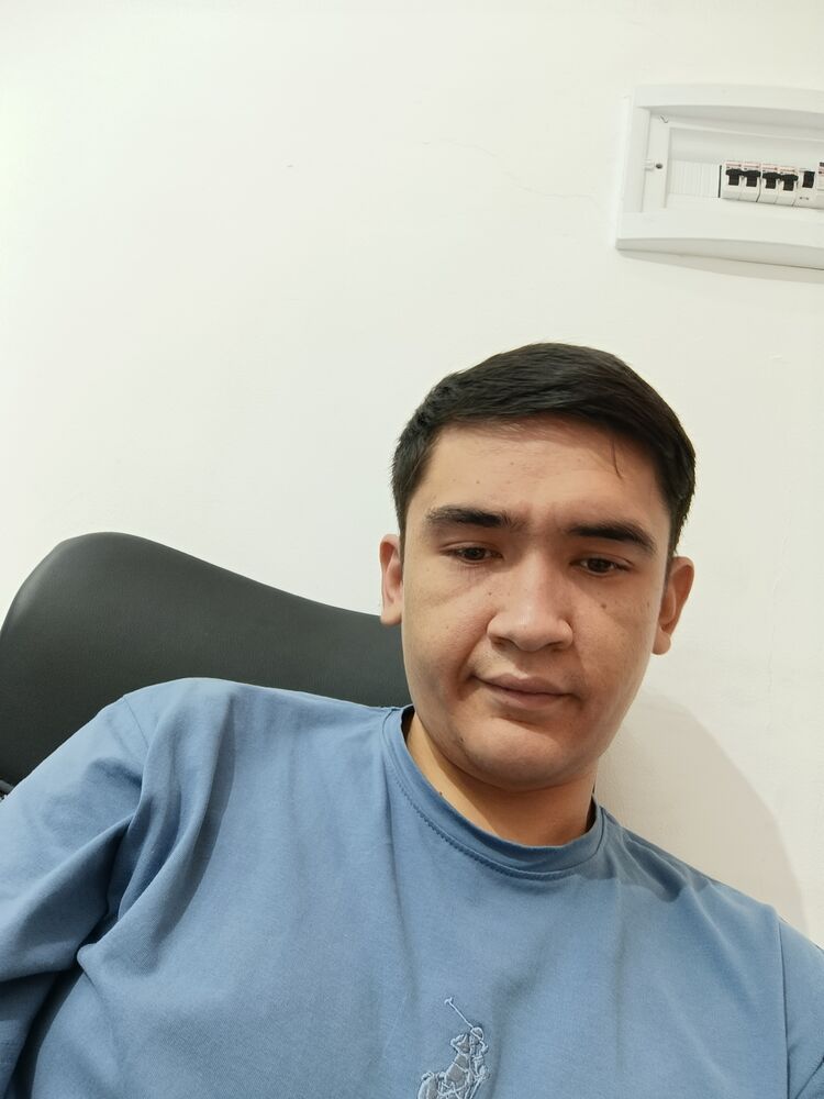  52810525  Azizjon, 30 ,    