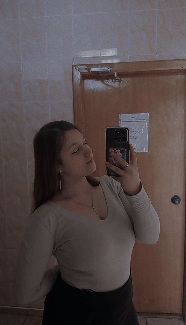  53228425  , 18 ,    