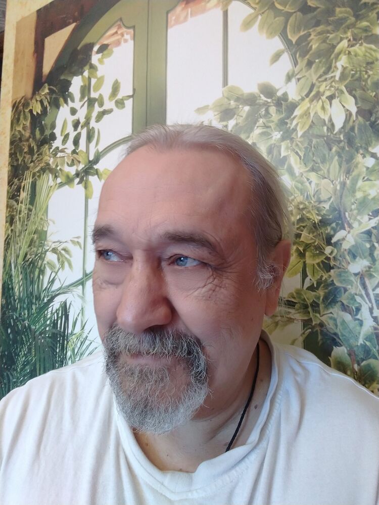  45351845  Alex, 69 ,    