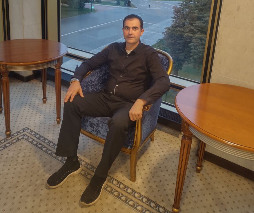  Hue,   Aleks, 38 ,   ,   , c 