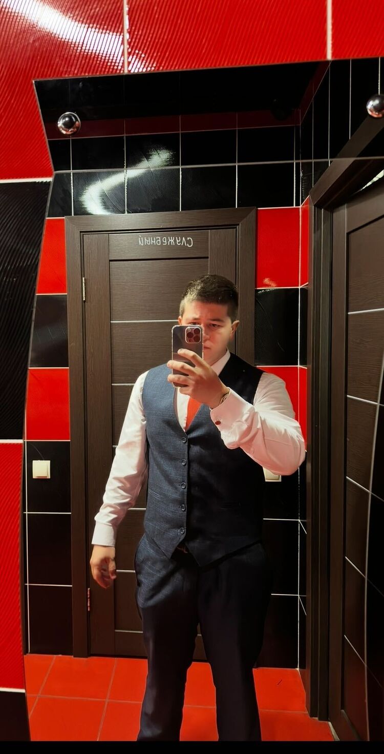  ,   Nik, 25 ,   ,   