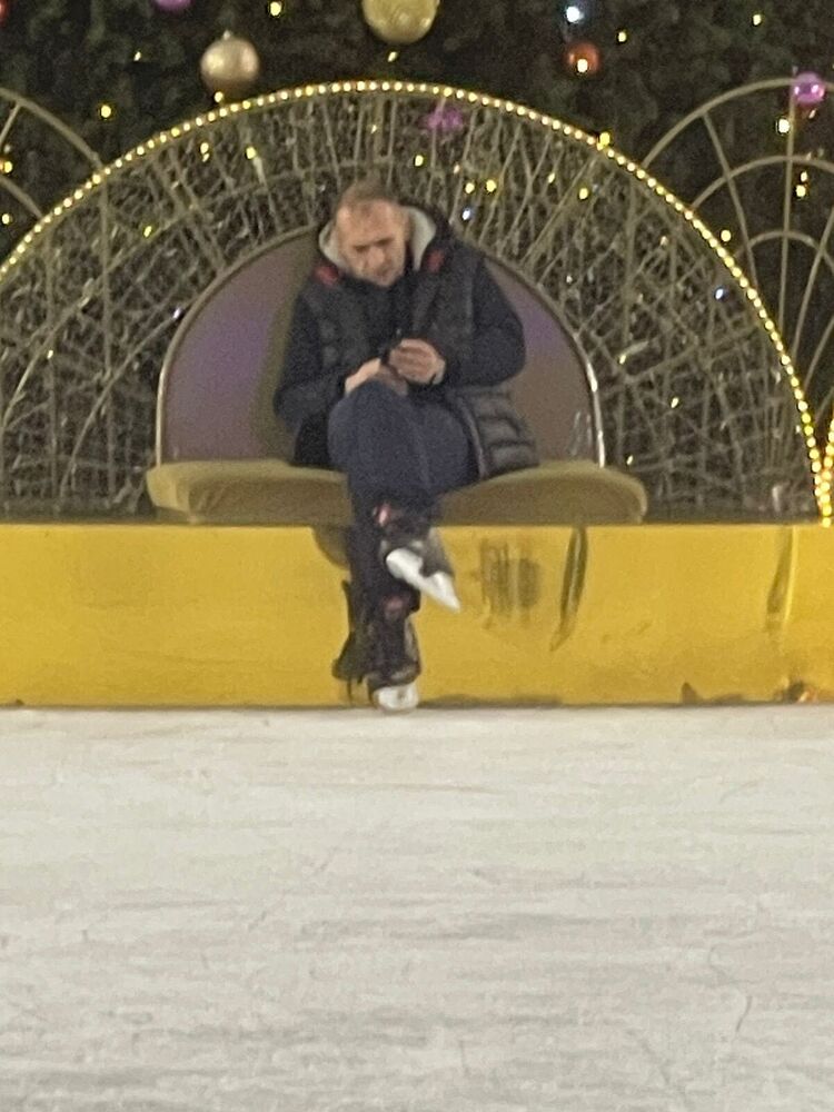 51828665  , 44 ,    