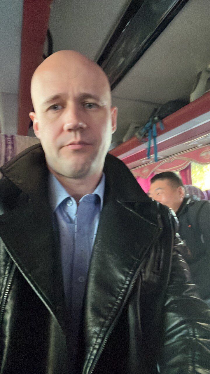  ,   Alex, 43 ,   ,   , c , 