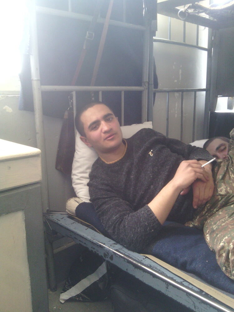  ,   Artur, 31 ,   ,   , c 