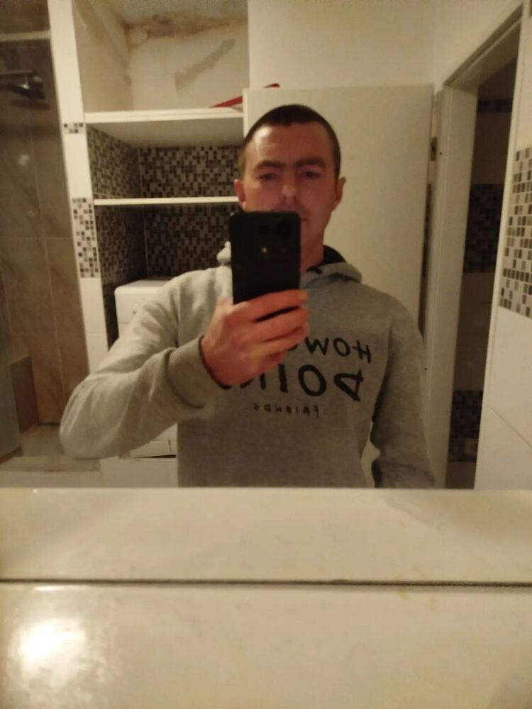  50119335  , 27 ,    Praha