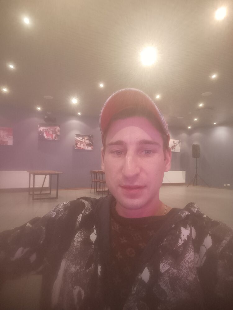  37269665  Ruslan, 33 ,    