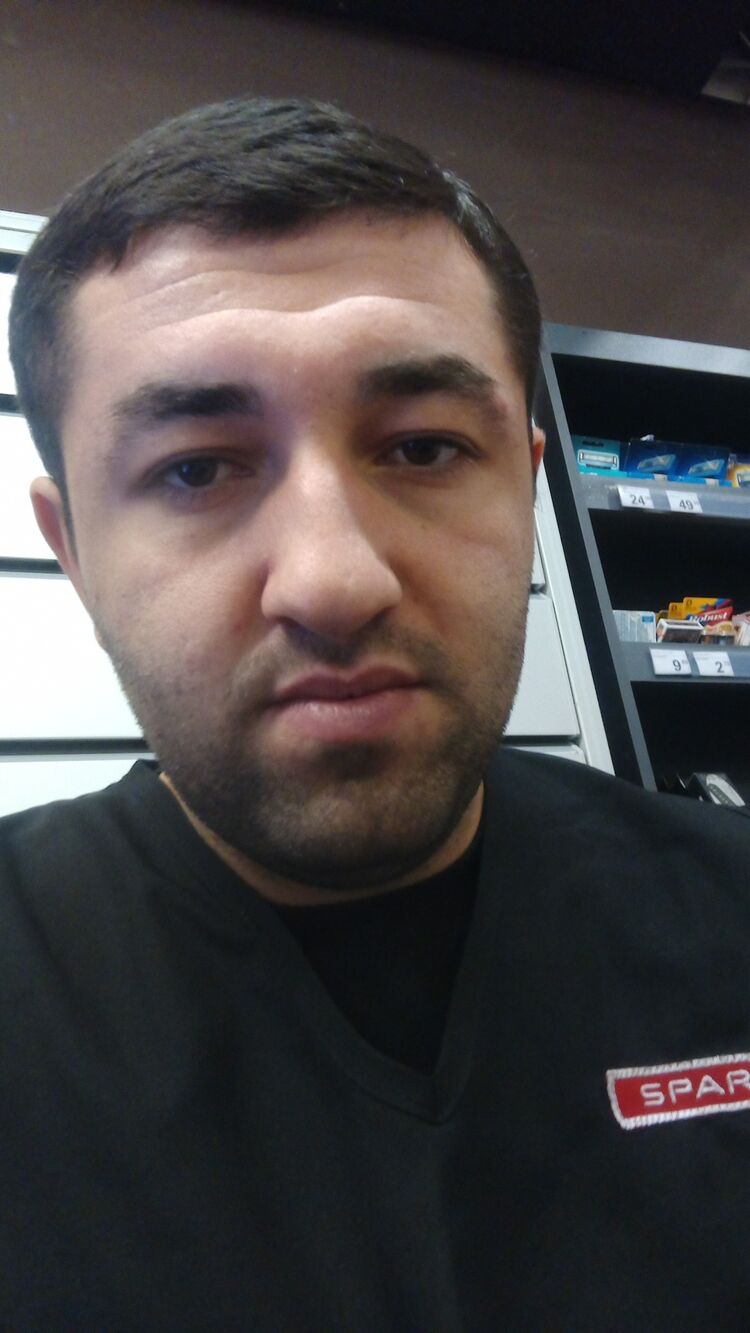  48135435  Babayev, 30 ,    
