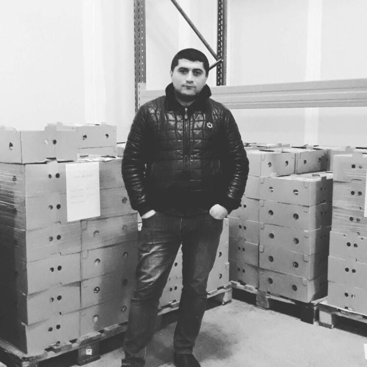  17688875  Taleh, 34 ,    