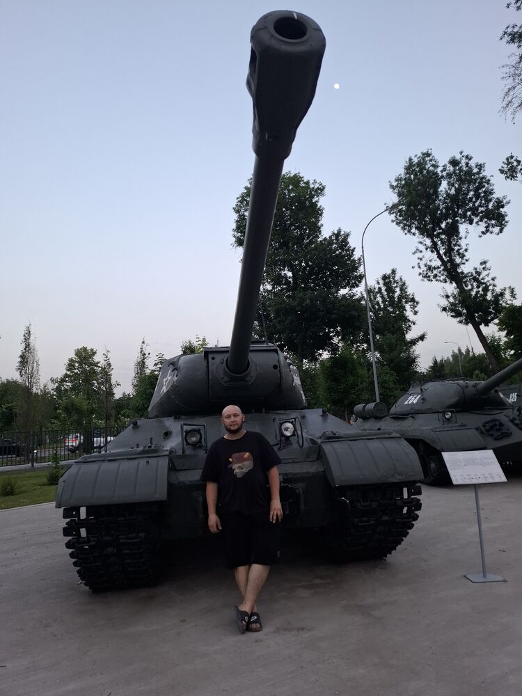  53253295  Tatarin, 34 ,    