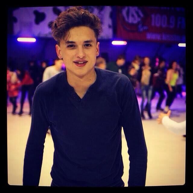  4406445  Cristian, 31 ,    