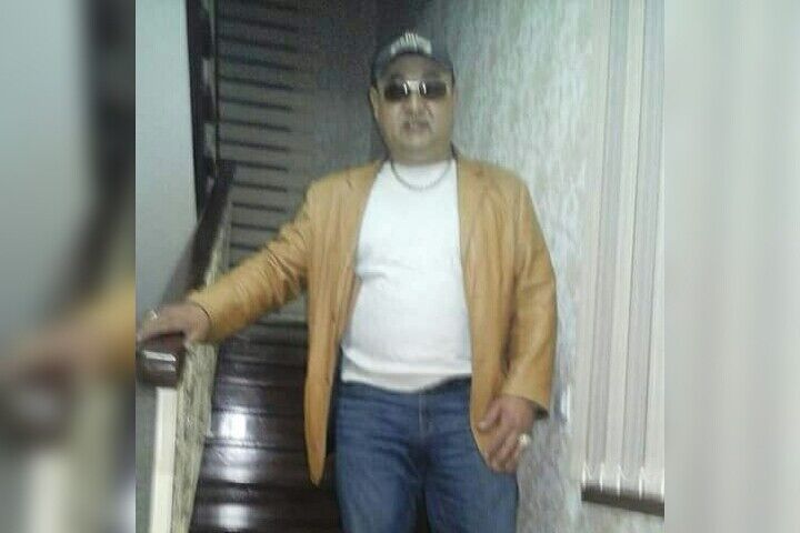  17301495  Uali, 49 ,    