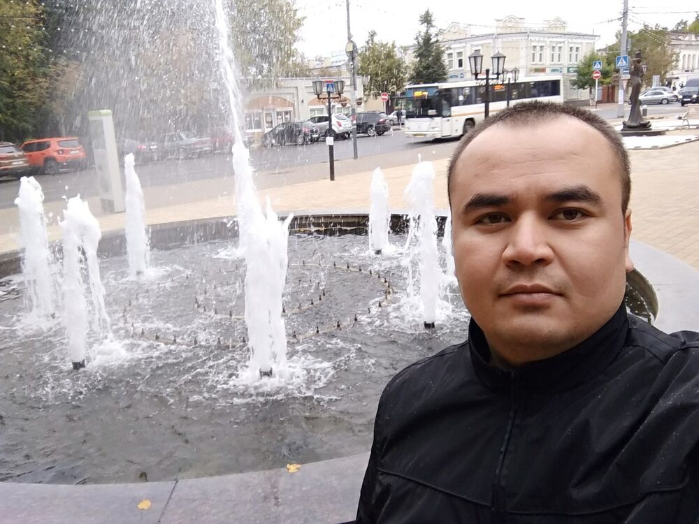  13561185  Zahar, 38 ,    