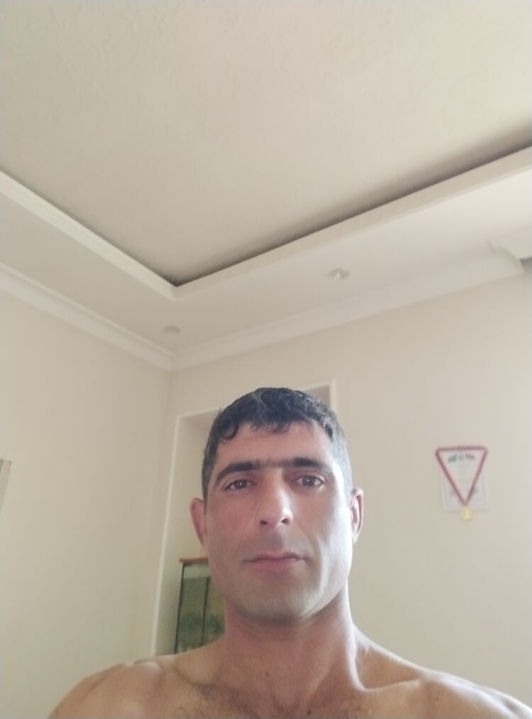  ,   Vardan, 37 ,   ,   