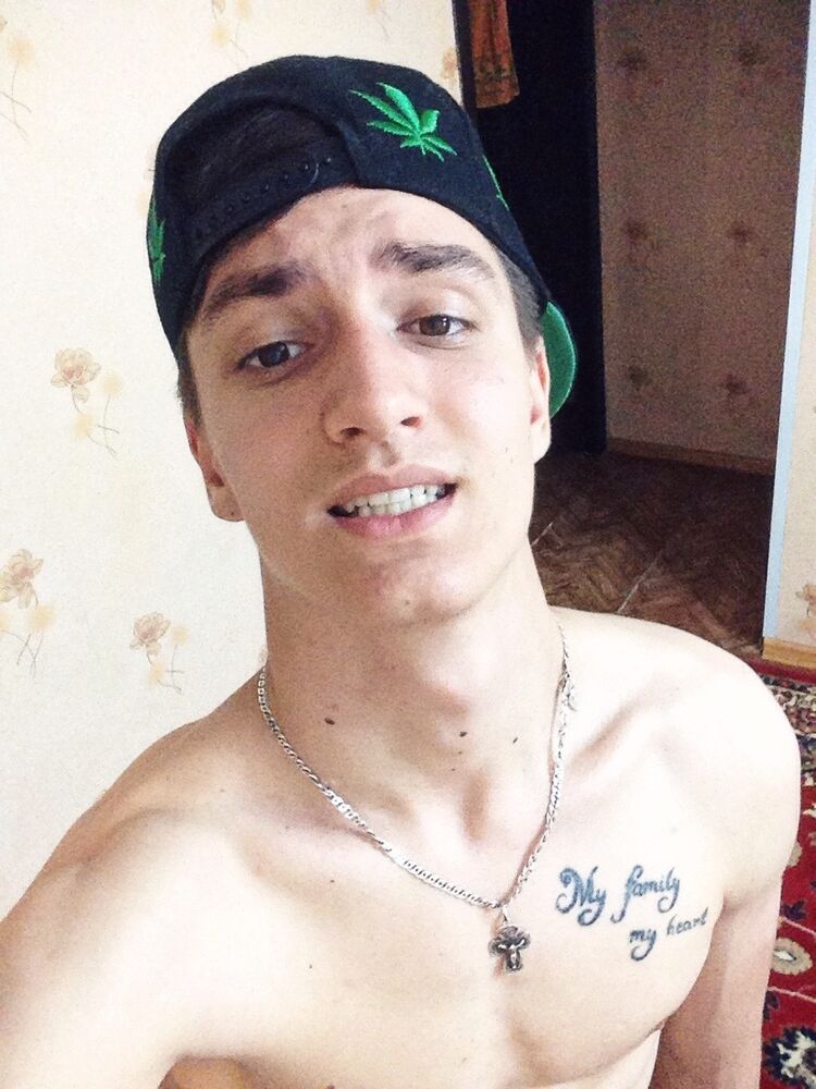  9610085  Lirik, 29 ,    