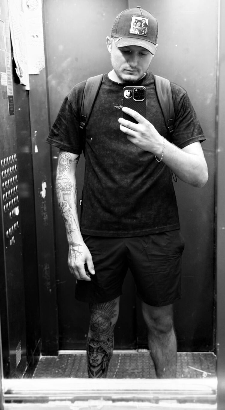  54301415  Sergiu, 26 ,    