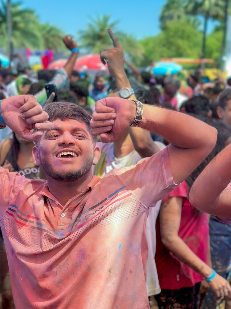  51384095  Dishant, 22 ,    