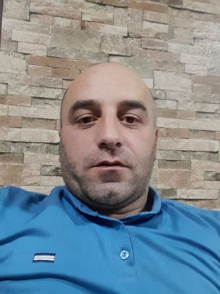  50526865  Gevorg, 42 ,    