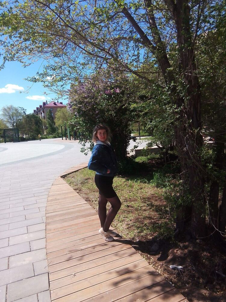  47972915  Ekaterina, 40 ,    