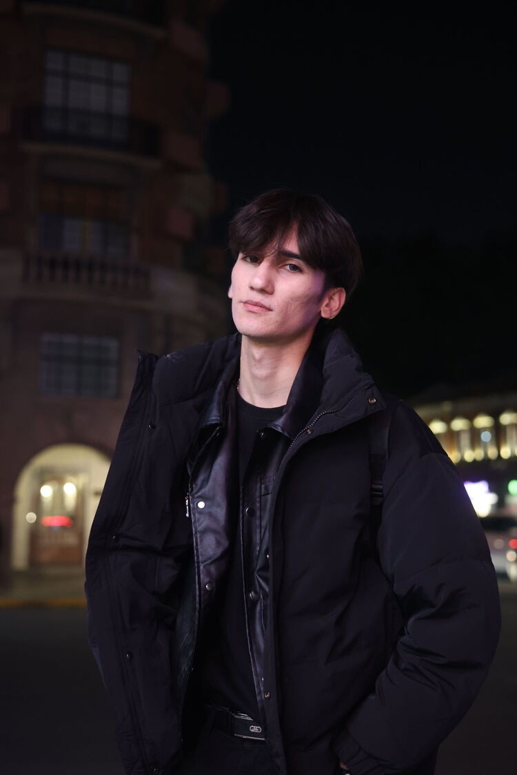  54680635  ALEX, 21 ,    -