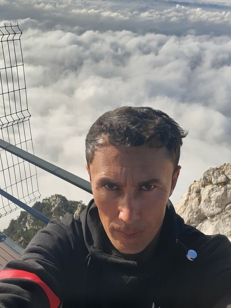  ,   Erkinjon, 33 ,   ,   