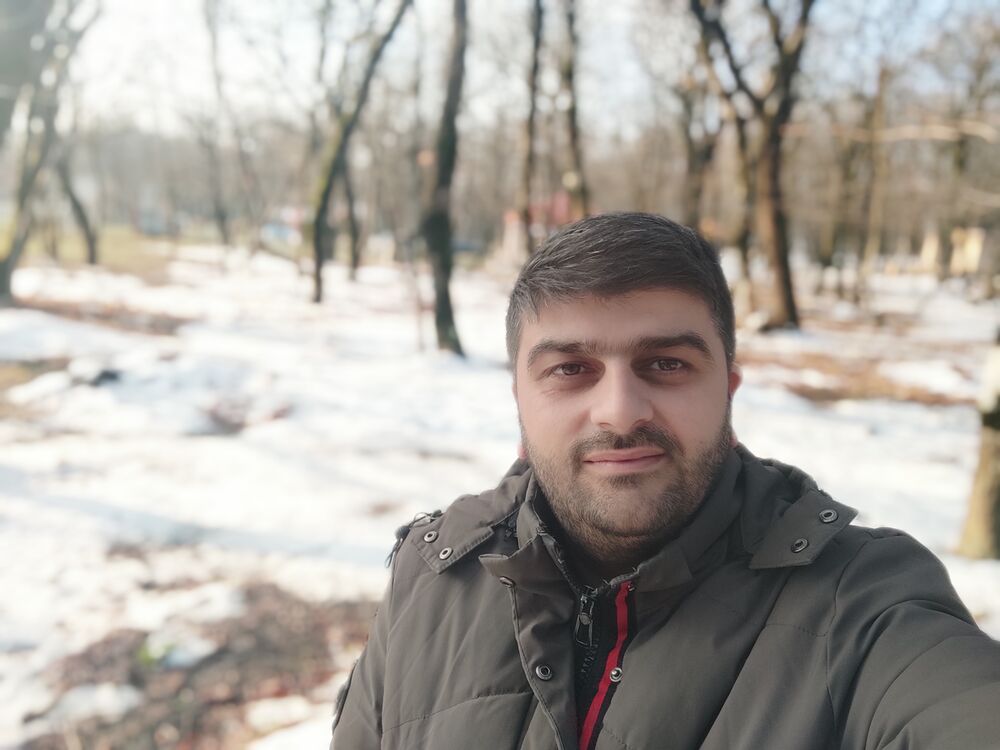  43091285  Mehman, 37 ,     