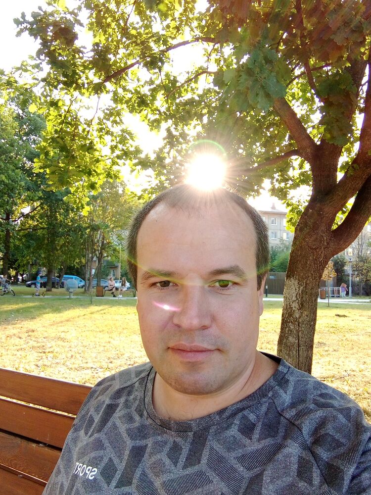  ,   Viktor, 42 ,   ,   , c , 